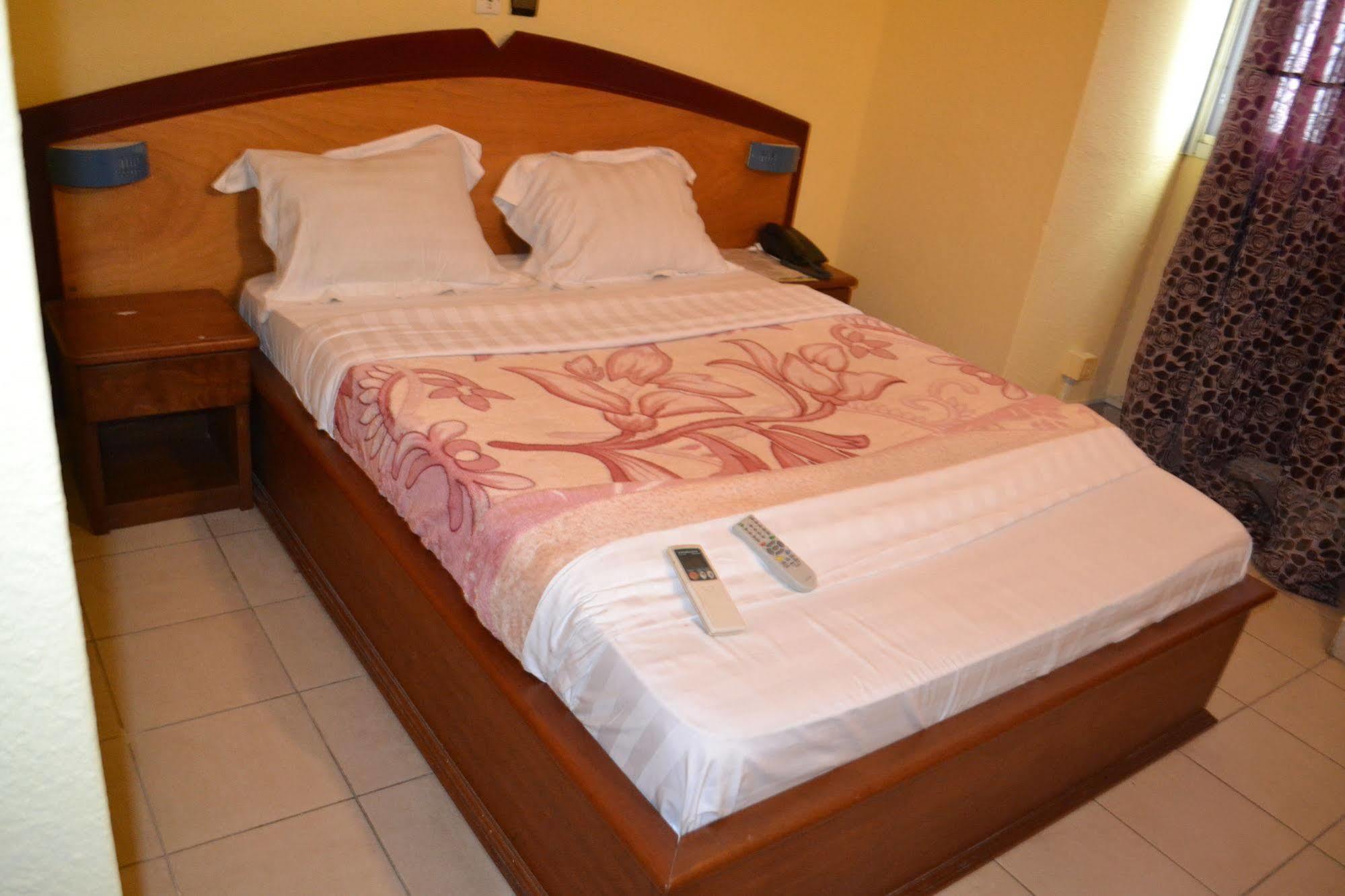 Hotel Akena City Bonabéri Exterior foto